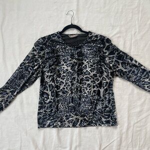Women’s velvet leopard print long sleeve